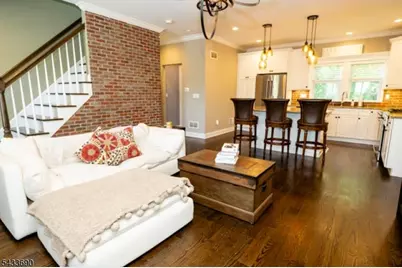 21 Stonybrook Cir, Fairfield, NJ 07004 - Photo 5