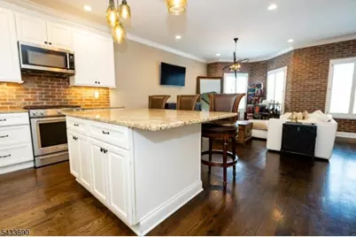 21 Stonybrook Cir, Fairfield, NJ 07004 - Photo 3