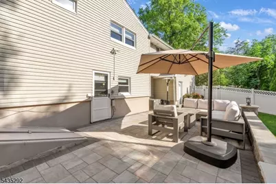 31 Monhegan Ave, Wayne Twp., NJ 07470 - Photo 7