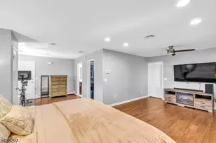 31 Monhegan Ave, Wayne Twp., NJ 07470 - Photo 23