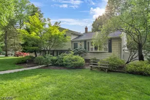 31 Monhegan Ave, Wayne Twp., NJ 07470 - Photo 1
