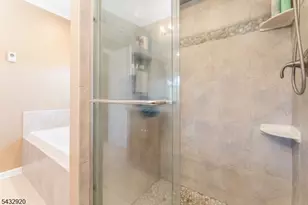 34 Pond Ridge Dr, Clinton, NJ 08809 - Photo 25