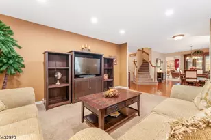 34 Pond Ridge Dr, Clinton, NJ 08809 - Photo 7