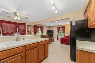 34 Pond Ridge Dr, Clinton, NJ 08809 - Photo 11