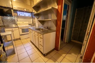 128 W 8th St, Plainfield, NJ 07060 - Photo 17