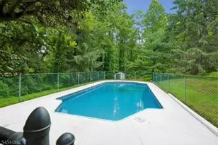 137 Beekman Rd, Summit, NJ 07901 - Photo 5