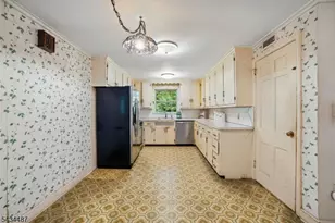 137 Beekman Rd, Summit, NJ 07901 - Photo 15