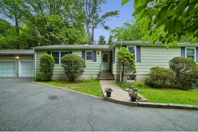 137 Beekman Rd, Summit, NJ 07901 - Photo 1