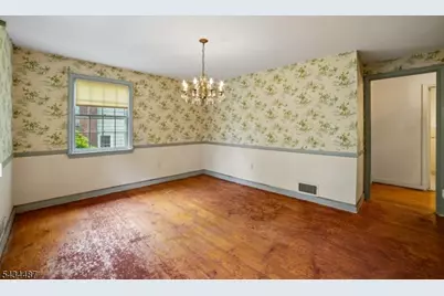 137 Beekman Rd, Summit, NJ 07901 - Photo 11