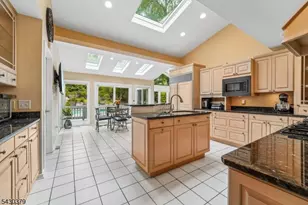 8 Union Hill Rd, Denville, NJ 07834 - Photo 13