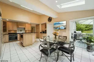 8 Union Hill Rd, Denville, NJ 07834 - Photo 9