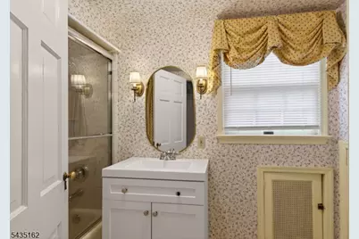 8 Normandie Pl, Cranford Township, NJ 07016 - Photo 17