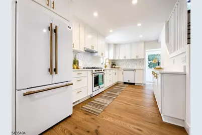 27 Grandview Dr, Wayne, NJ 07470 - Photo 9