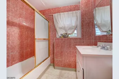 790 Valley St, Union Township, NJ 07088 - Photo 7