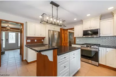 28 Kingswood Ct, Montgomery Township, NJ 08502 - Photo 13
