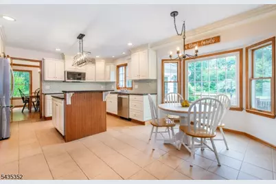 28 Kingswood Ct, Montgomery Township, NJ 08502 - Photo 11