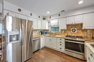 15 Canterbury Rd, Ringwood, NJ 07456 - Photo 7