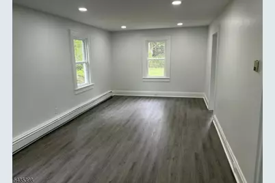 1104 N Washington Ave, Green Brook Township, NJ 08812 - Photo 9