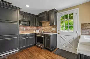 32 Potterstown Rd, Tewksbury Township, NJ 08833 - Photo 33