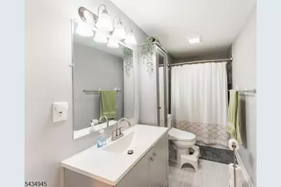 379 Old Georges Rd, North Brunswick Township, NJ 08902 - Photo 23