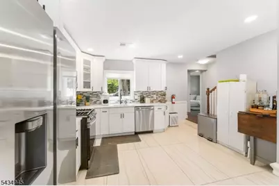 379 Old Georges Rd, North Brunswick Township, NJ 08902 - Photo 17