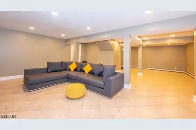 12 Rene Ct, Wayne Twp., NJ 07470 - Photo 23