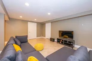 12 Rene Ct, Wayne, NJ 07470 - Photo 21