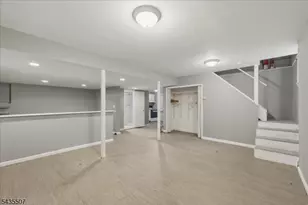 17 Village Way, Vernon Twp., NJ 07462 - Photo 23