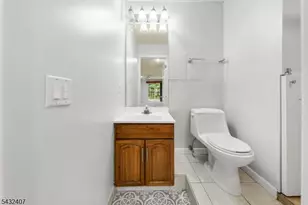 33 E Burgess Dr, Piscataway Township, NJ 08854 - Photo 35