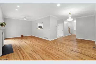 33 E Burgess Dr, Piscataway Township, NJ 08854 - Photo 5