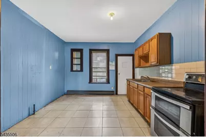 366 7th Ave W, Newark, NJ 07107 - Photo 23