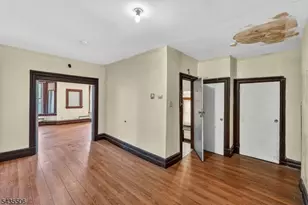 366 7th Ave W, Newark, NJ 07107 - Photo 25