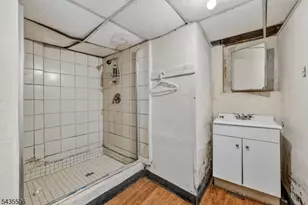 366 7th Ave W, Newark, NJ 07107 - Photo 41