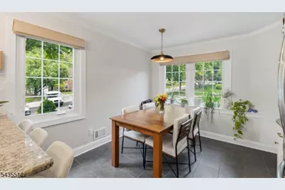 25 Fells Manor Rd, Caldwell, NJ 07006 - Photo 17