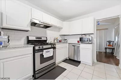 18 Lake Ave #8A, East Brunswick Township, NJ 08816 - Photo 5
