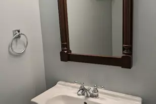 604 Almond Ct, Raritan Township, NJ 08822 - Photo 9