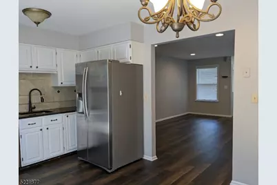 604 Almond Ct, Raritan Township, NJ 08822 - Photo 7