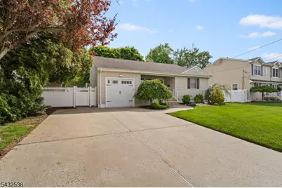31 Middle Hill Rd, Woodbridge Township, NJ 07067 - Photo 3