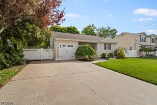 31 Middle Hill Rd, Woodbridge Township, NJ 07067 - Photo 3