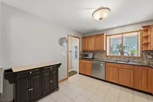 31 Middle Hill Rd, Woodbridge Township, NJ 07067 - Photo 11