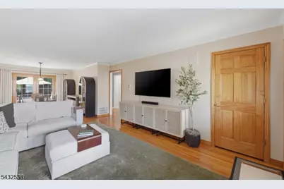 31 Middle Hill Rd, Woodbridge Township, NJ 07067 - Photo 7