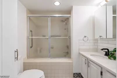 15 Boulder Run Rd, Paterson, NJ 07501 - Photo 17
