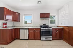 122 S Lincoln Ave, Middlesex, NJ 08846 - Photo 1