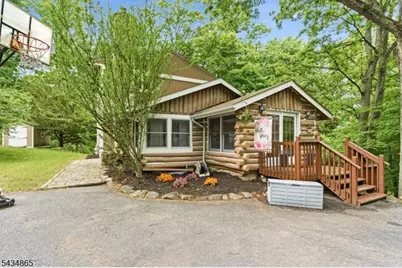 158 Glenside Trl, Byram Township, NJ 07871 - Photo 3