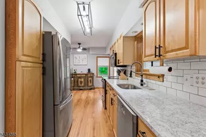 158 Glenside Trl, Byram Township, NJ 07871 - Photo 11