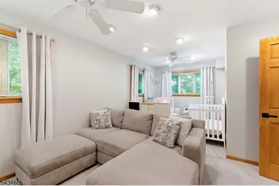 158 Glenside Trl, Byram Township, NJ 07871 - Photo 17