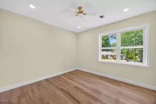 35 Stanhope Rd, Sparta Township, NJ 07871 - Photo 33