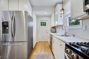 6 Pershing Ct, Ridgefield, NJ 07660 - Photo 7