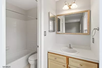 39 Canterbury Cir, Franklin Township, NJ 08873 - Photo 23