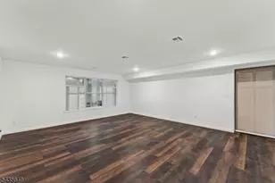 910 Bergen St, Newark, NJ 07112 - Photo 11